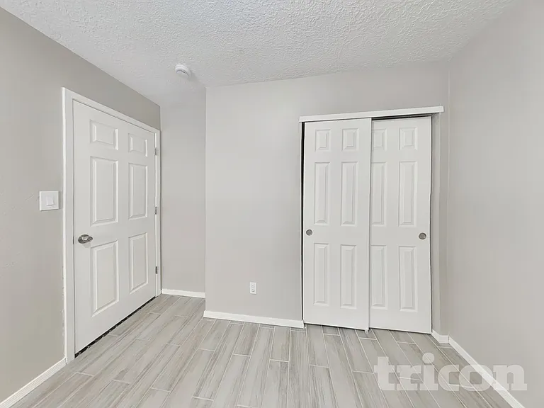848 Rebecca Ct NE — Photo 12