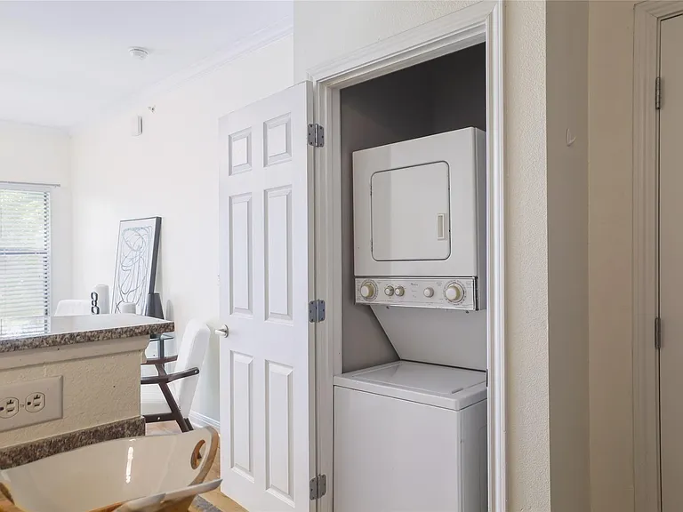 2502 Leon St #208 — Photo 8
