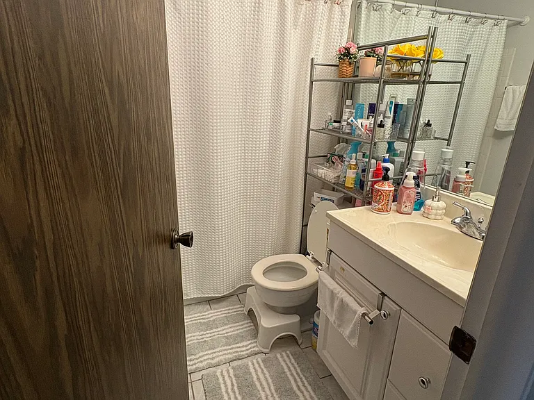 1056 Deerpath Ct — Photo 21