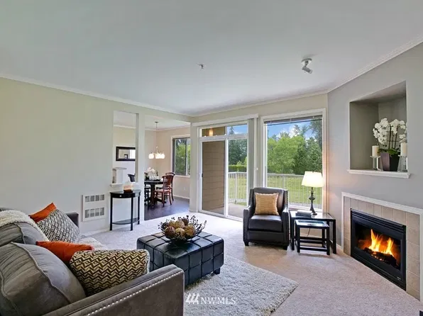 710 240th Way #E20, Sammamish, WA 98074
