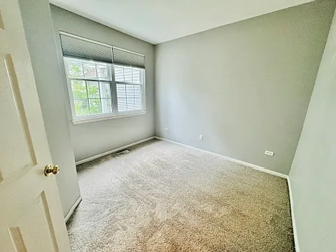 2910 Stockton Ct — Photo 11