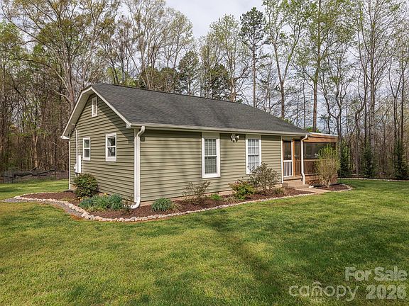 3rd image of 8202 Karriker Rd