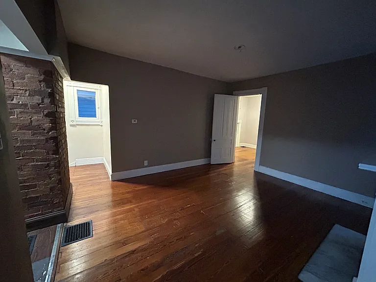 2031 Greenup St #2 — Photo 15