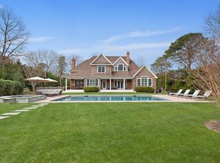 15 Post Fields Ln, Quogue, NY 11959