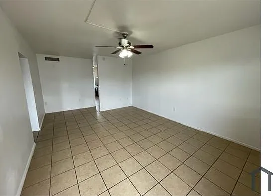 2 bed, 950 sqft, $1,550 — Photo 3