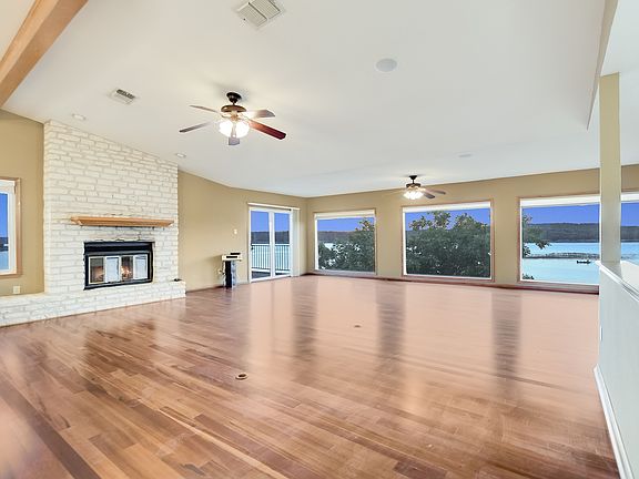 3rd image of 3900 Lake Park Cv