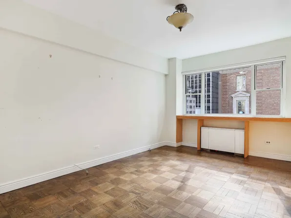 100 West 57th Street image 6 of 8