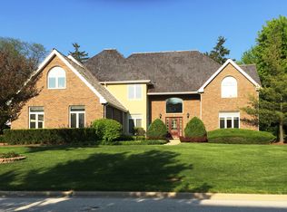9 Brittany Ln, Lincolnshire, IL