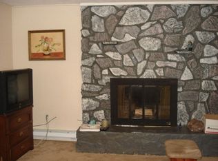 10 E Snowcap Dr, Belfair, WA 98528