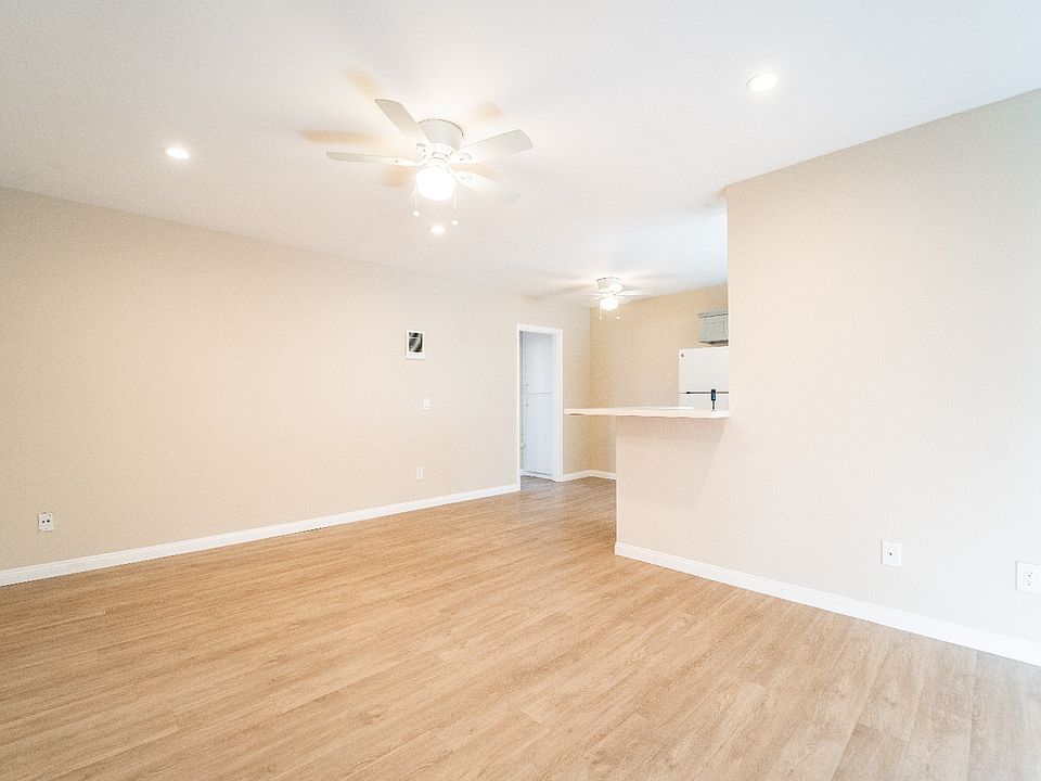 1st image of 4215 45th St APT 8