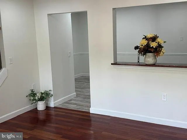 13860 Crosstie Dr — Photo 2