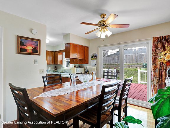 5th image of 2525 Newport Dr