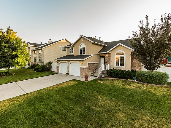 2nd image of 10148 S Knox Ct