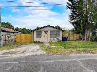 208 30th St E, Palmetto, FL 34221
