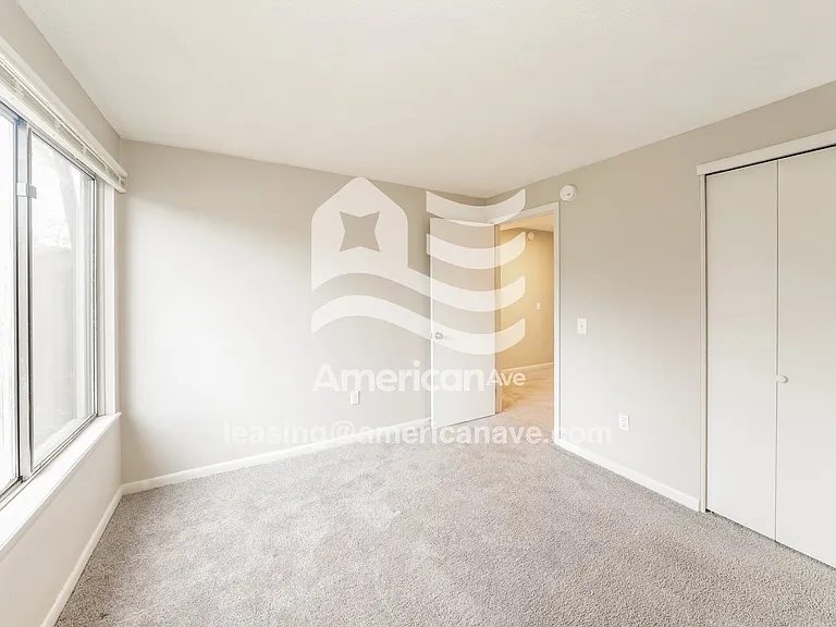 996402_010_wm_-_bedroom_13252625.jpg