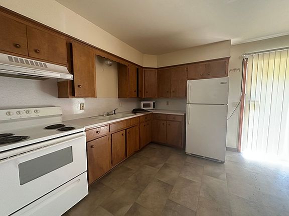 3rd image of 400 N Inglewood Ave #13