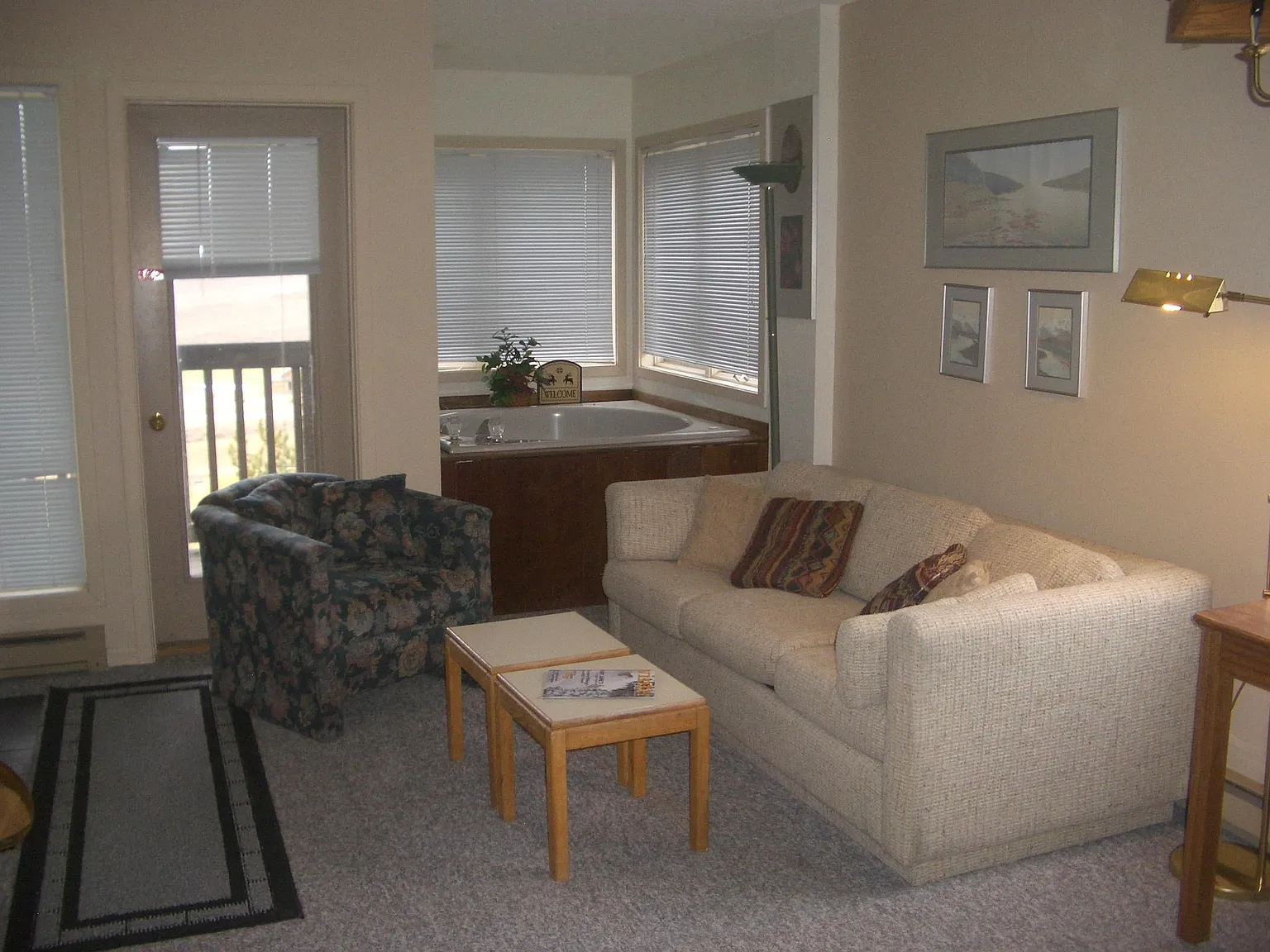 Studio, 480 sqft, $1,750 — Photo 1