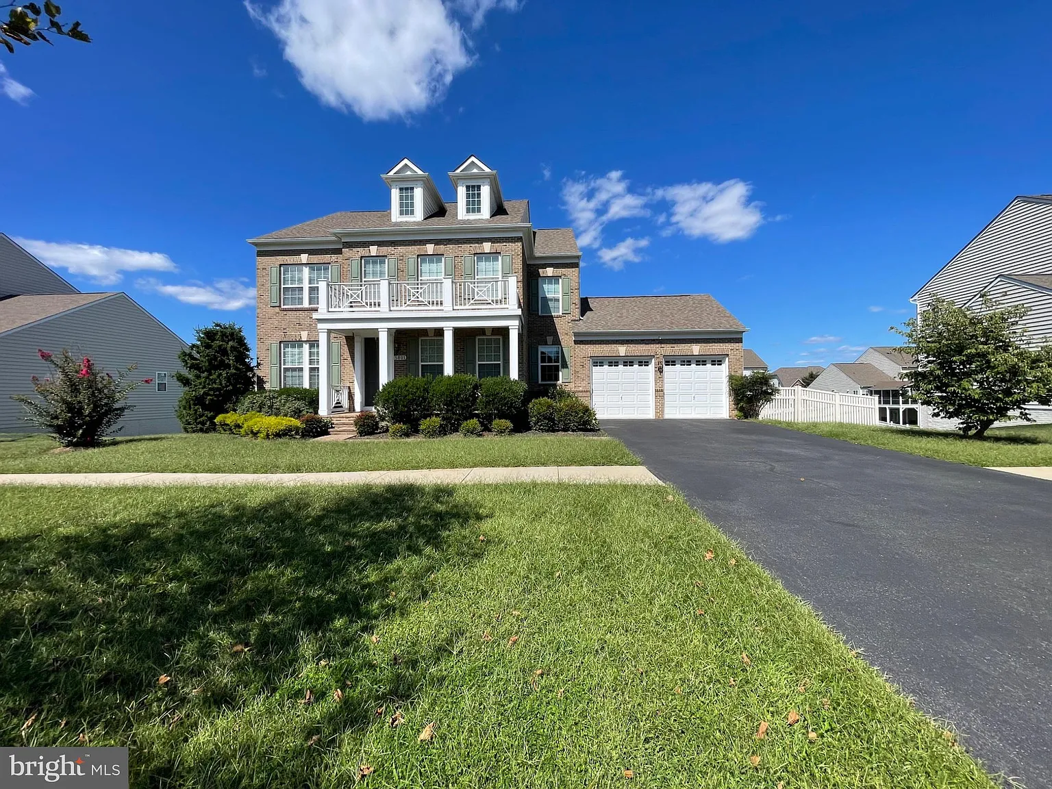 4 bed, 3.5 bath, 3336 sqft, $5,000 — Photo 2
