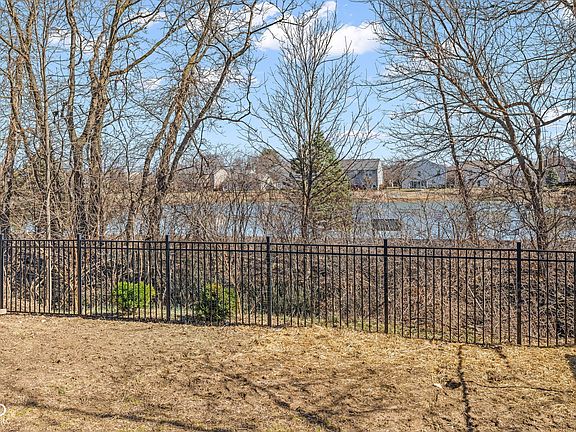 4th image of 11417 N Meadowbend Dr