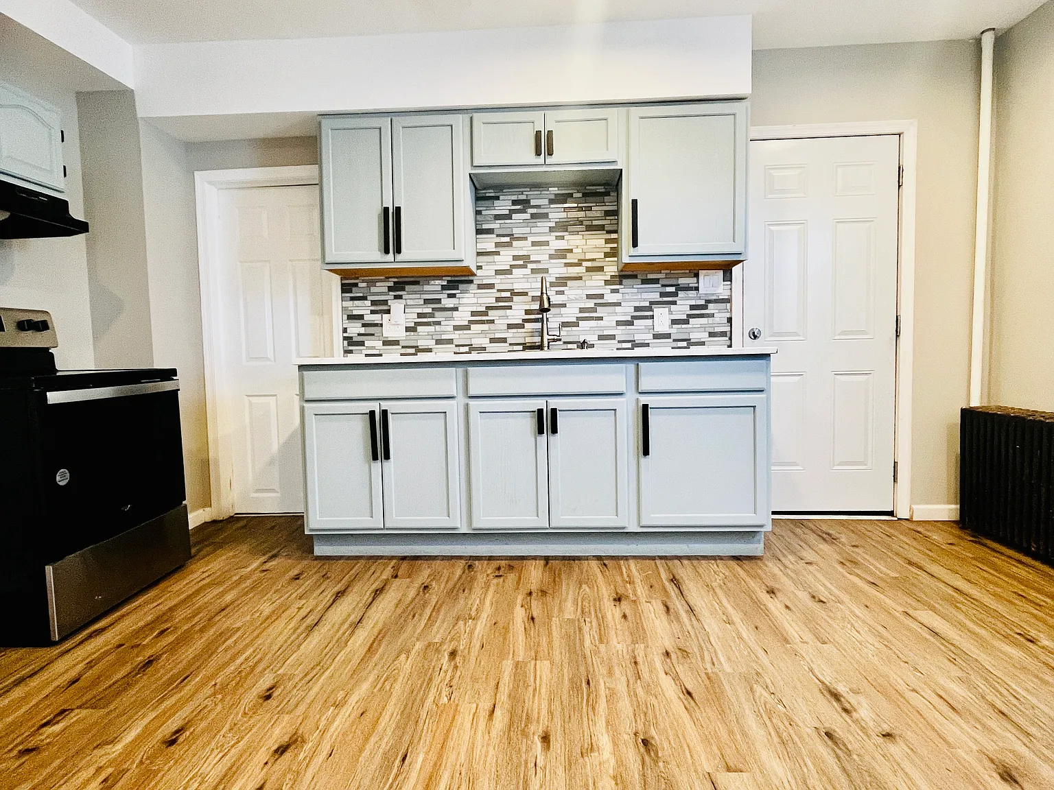 1 bed, 800 sqft, $1,200 — Photo 3