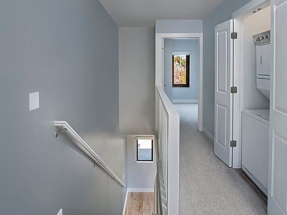 4th image of 1462 Van Dyke St #8028