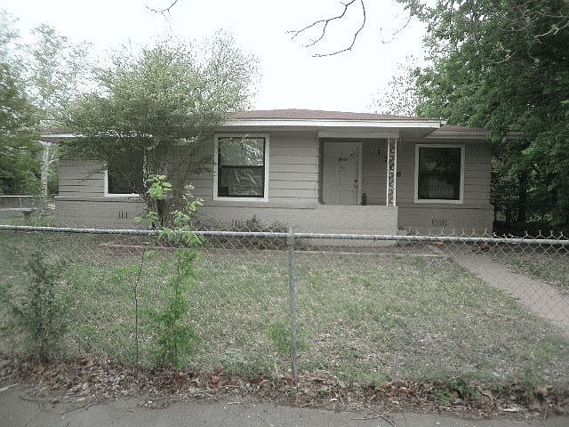 2nd image of 1706 Smith Dr