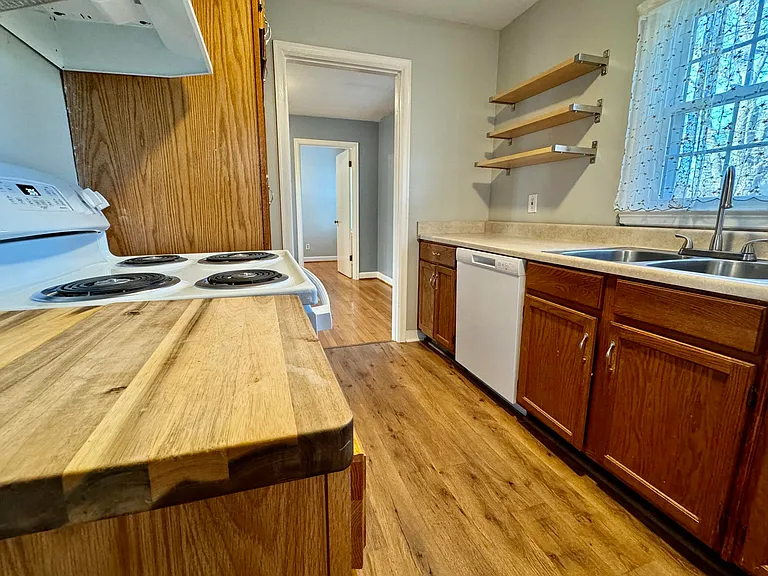 479 Stratford Dr — Photo 19