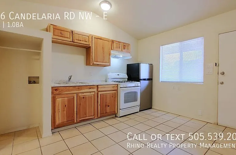 516 Candelaria Rd NW #E — Photo 2