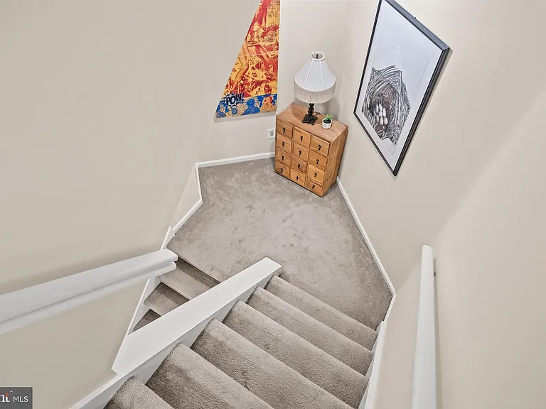 1410 Chanticleer — Photo 17