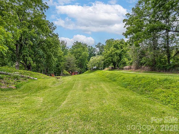4th image of 474 Rose Hill Rd