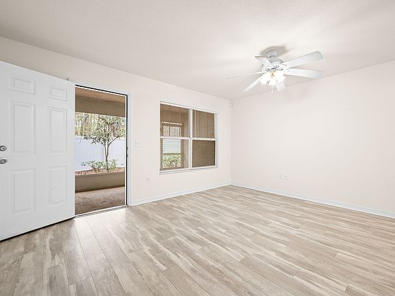 4th image of 4237 SW 22nd Ln