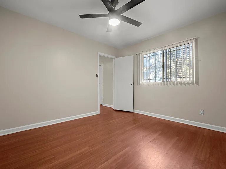 2356 Portland St — Photo 11