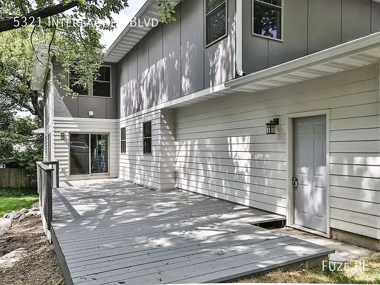 5321 Interlachen Blvd — Photo 32