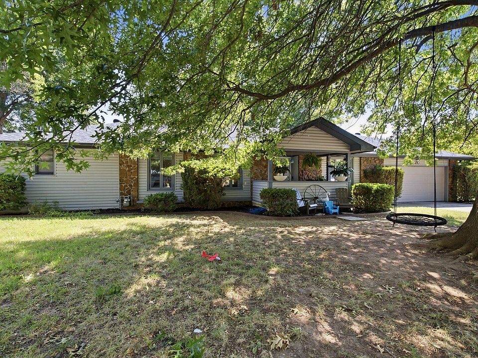 1st image of 835 E Jewett Street