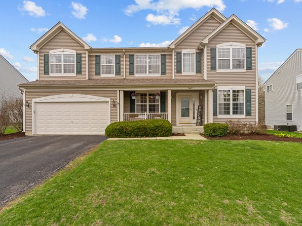 2645 W Autumn Dr, Round Lake, IL 60073