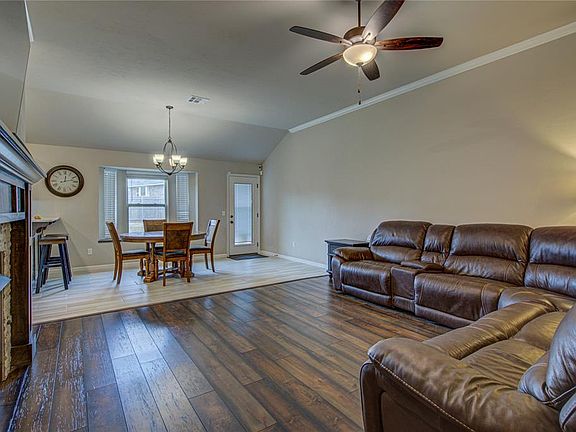 5th image of 9628 Ashford Dr