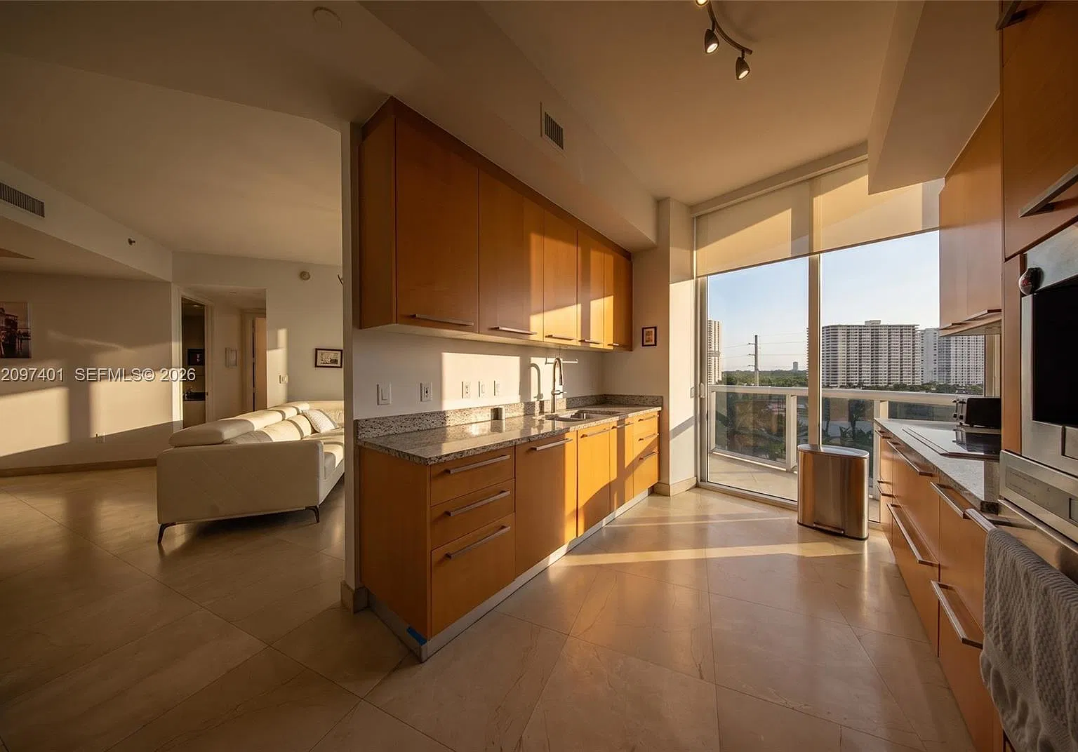Tdr Tower Ii Condo — Photo 2