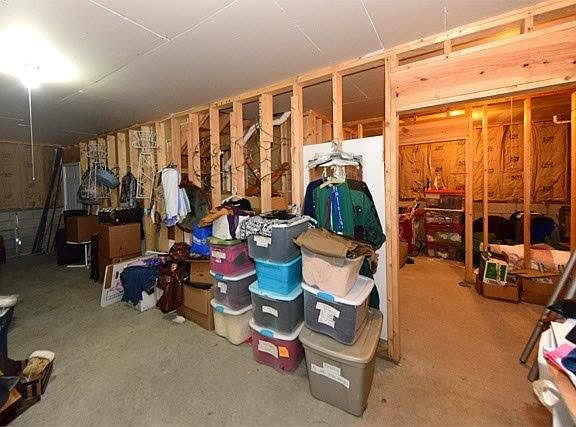 3rd image of 2153 Wooddale Ln