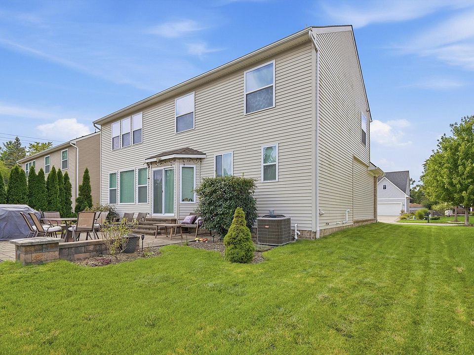 21222 Laurelwood Ct, photo 5