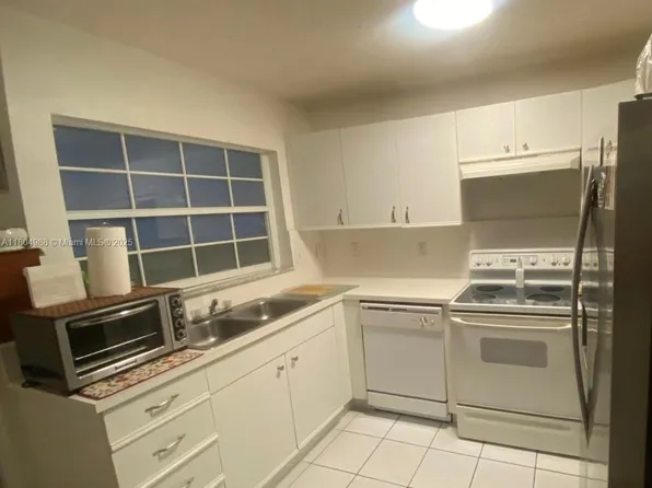 4691 NW 9th St #A-209, Miami, FL 33126