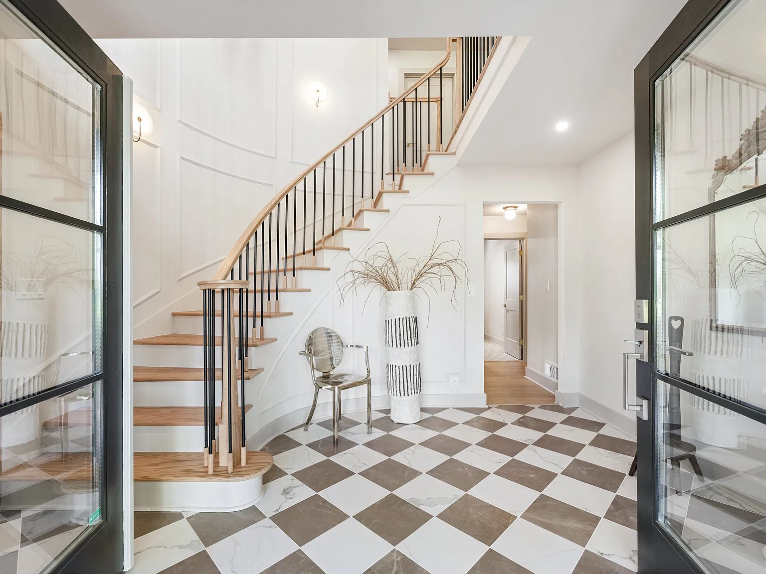 6 bed, 5815 sqft, $8,750 — Photo 3