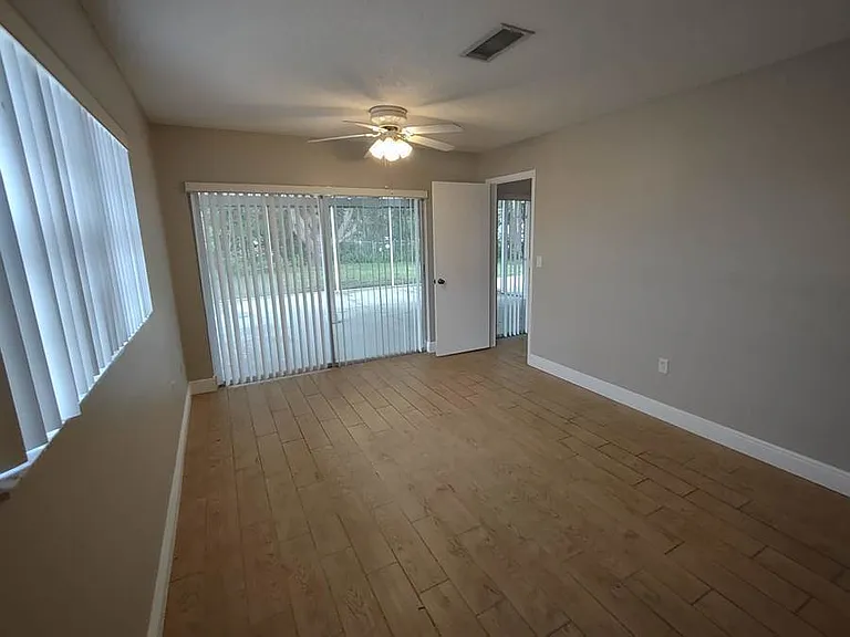 8811 Seeley Ln — Photo 9