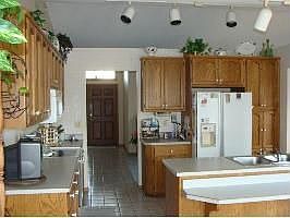 5th image of 921 Sommerset Dr