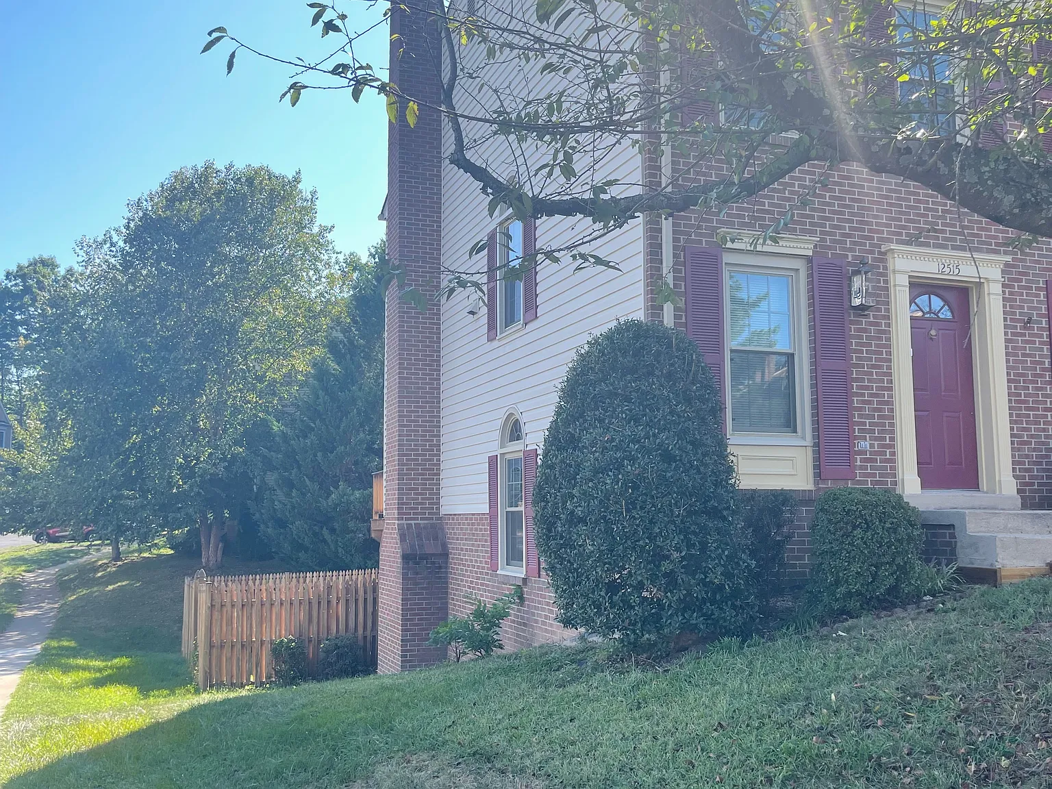 4 bed, 3.5 bath, 2250 sqft, $2,925 — Photo 2