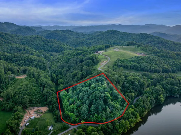 24 Cowan Town Rd, Butler, TN 37640