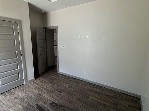 5th image of 1603 Angelina Dr #4