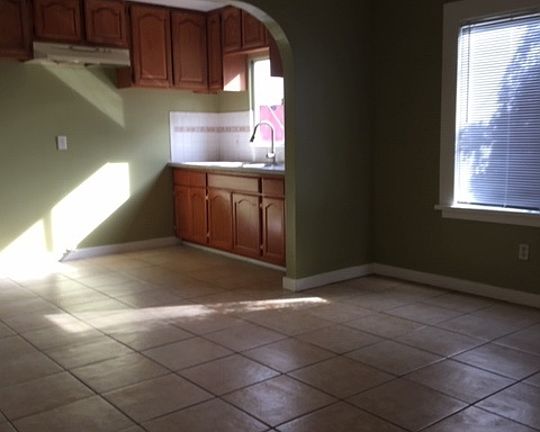 5th image of 4332 S Kansas Ave