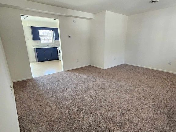 4th image of 401 NW Front St #303