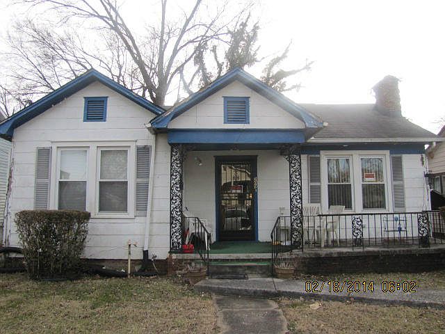 1st image of 209 SE Oakland St