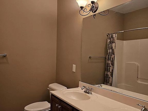 5th image of 1928B Cambria Dr